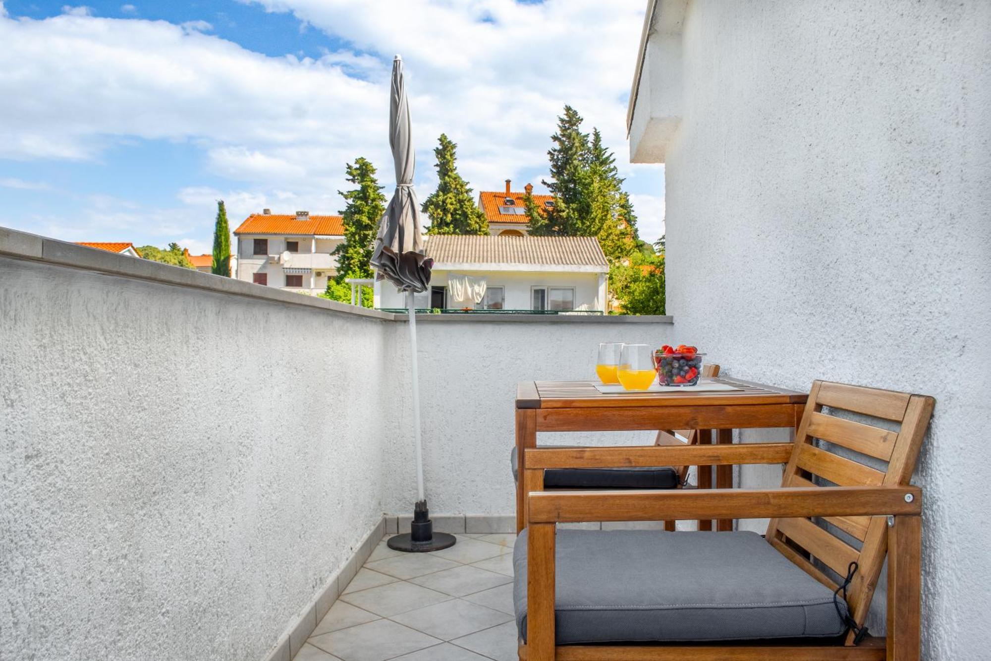 Seaside Apartments Petar Krk Town Exterior photo